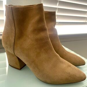 Steve Madden Mistin seude pointed toe ankle bootie size 7